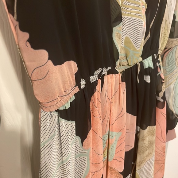 Lulus Floral Maxi Dress with Long Sleeves Slit for left leg - Size Small - Picture 5 of 5